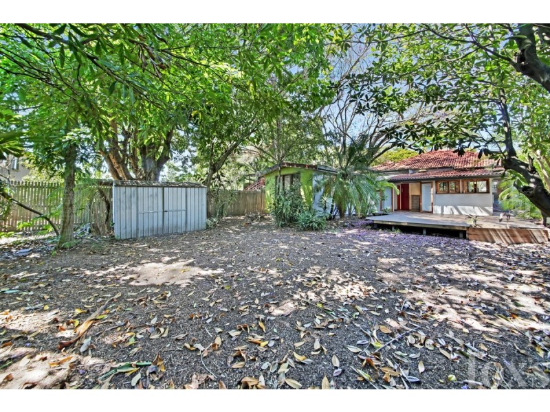 5 Walton Street, Southport QLD 4215