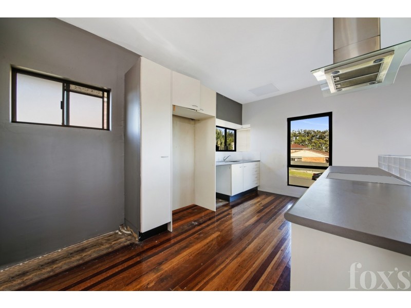 4 Maris Street, Southport QLD 4215