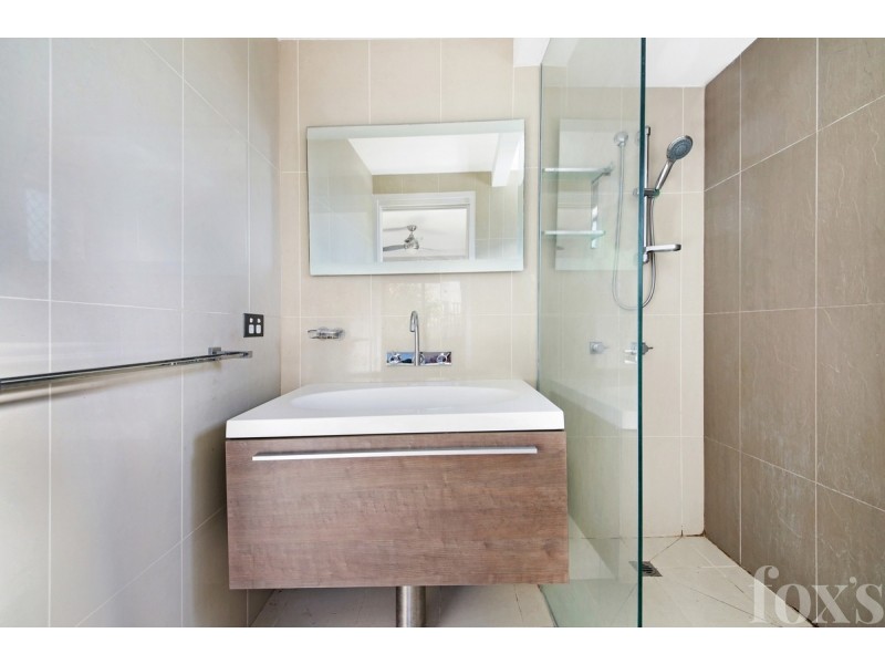 4 Maris Street, Southport QLD 4215