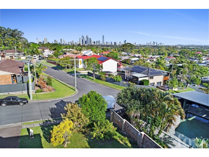 4 Maris Street, Southport QLD 4215