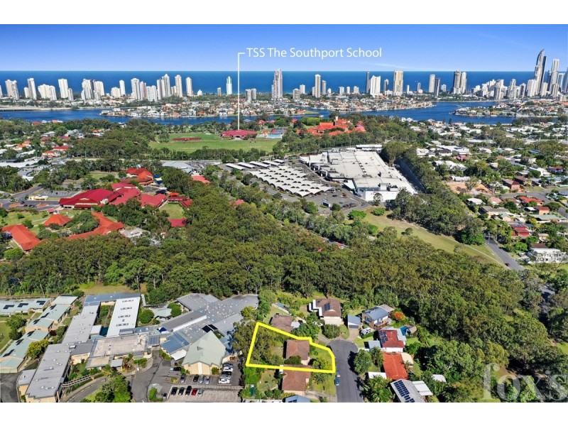 15 Gayle Street, Southport QLD 4215