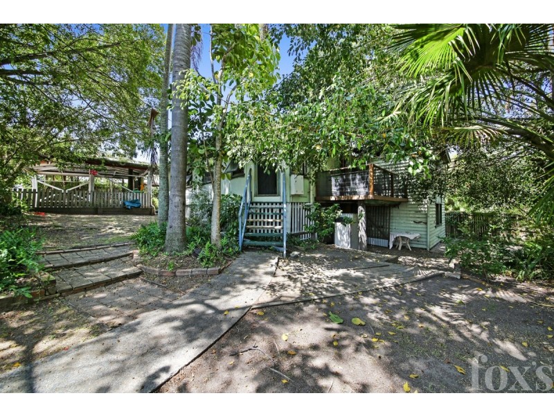 1 Sydney Street, Labrador QLD 4215