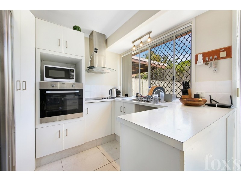 1/190 Whiting Street, Labrador QLD 4215