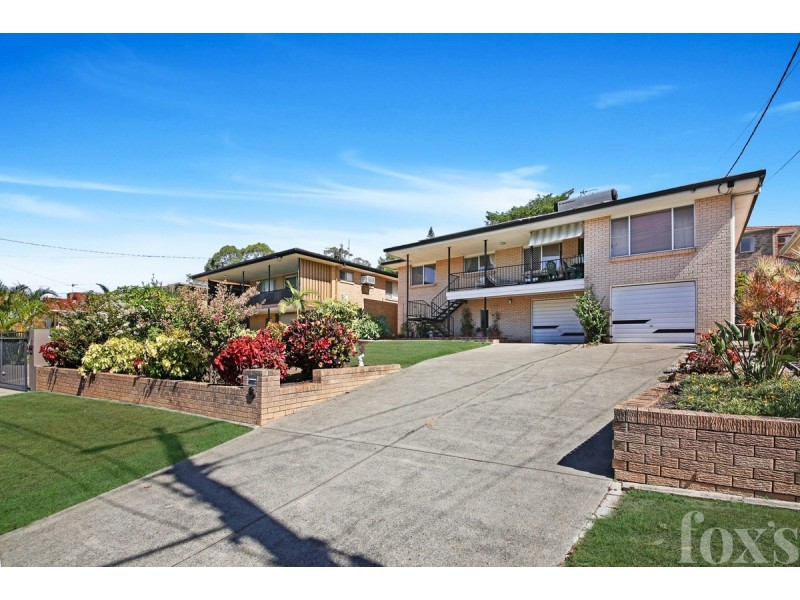 8 Penrock Parade, Labrador QLD 4215
