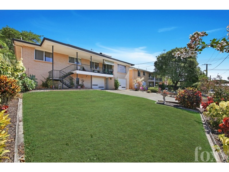 8 Penrock Parade, Labrador QLD 4215