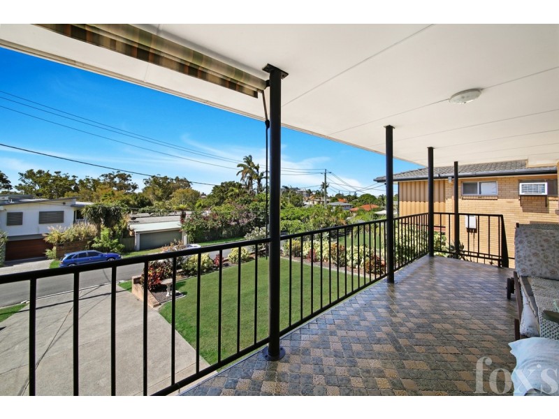 8 Penrock Parade, Labrador QLD 4215