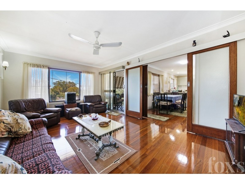 8 Penrock Parade, Labrador QLD 4215