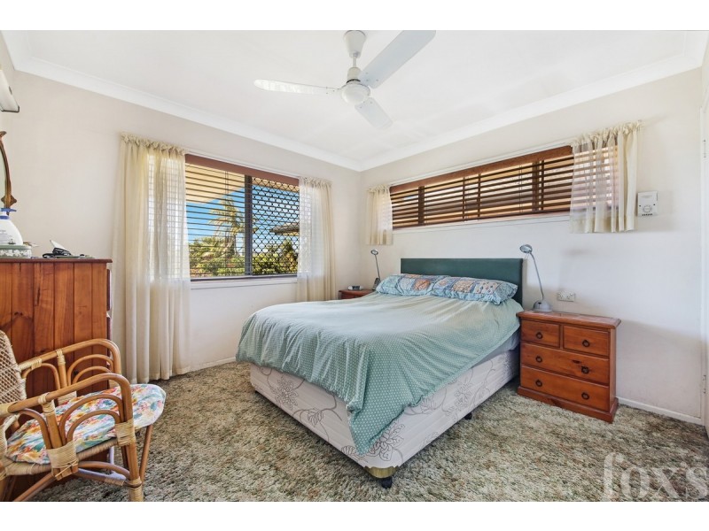8 Penrock Parade, Labrador QLD 4215