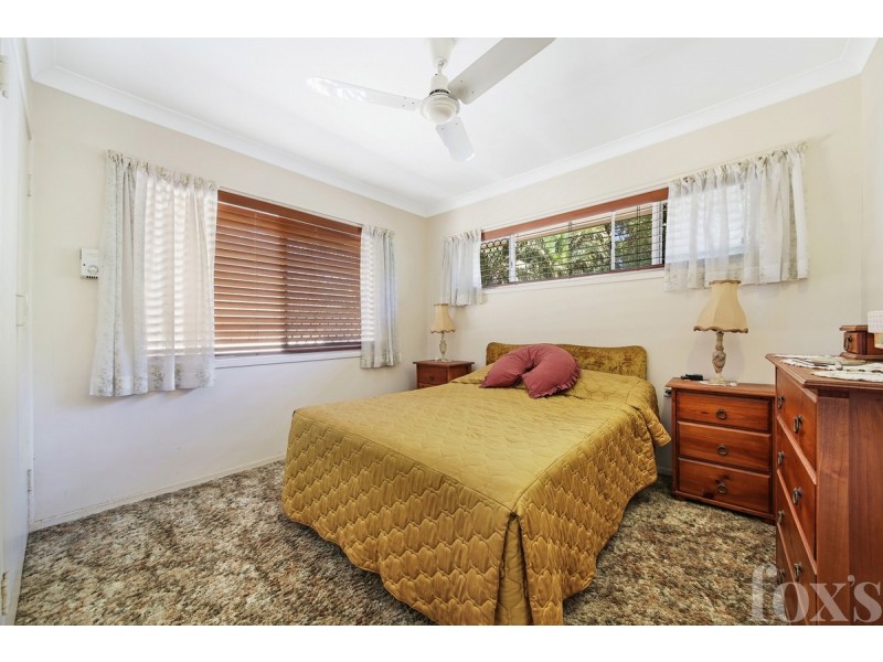 8 Penrock Parade, Labrador QLD 4215