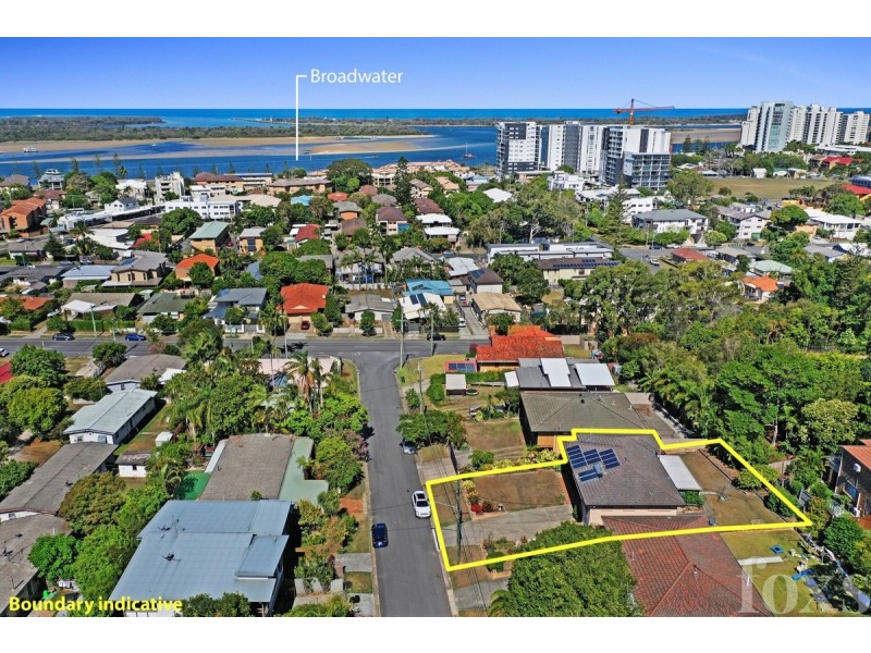 8 Penrock Parade, Labrador QLD 4215