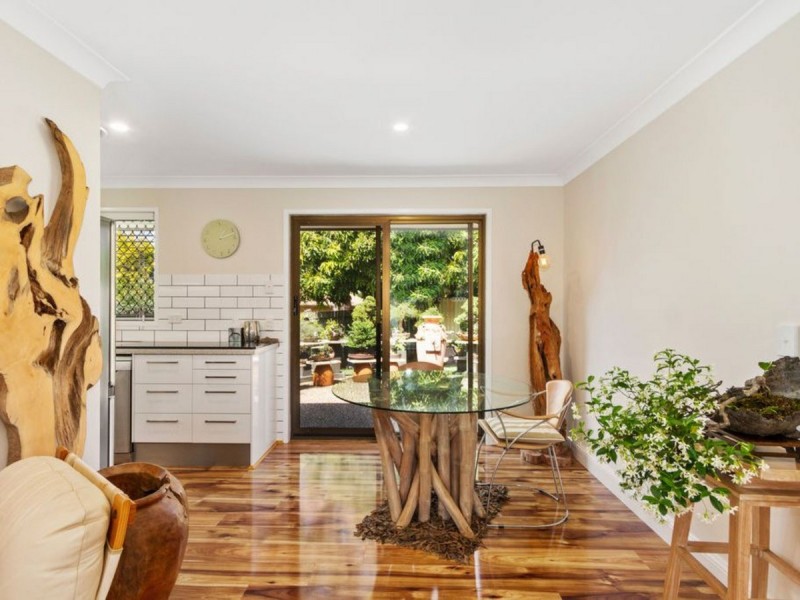 33 Dromana Crescent, Helensvale QLD 4212