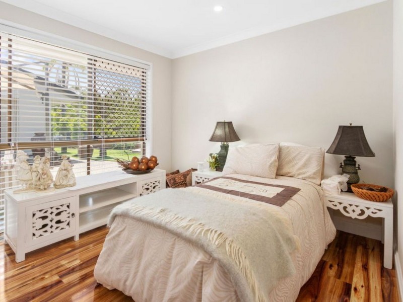 33 Dromana Crescent, Helensvale QLD 4212