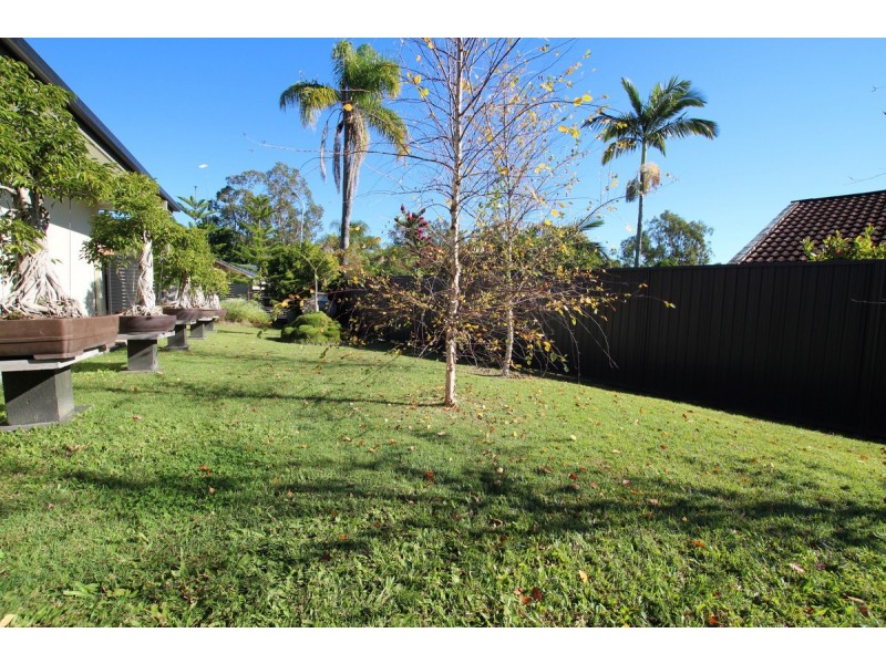 33 Dromana Crescent, Helensvale QLD 4212