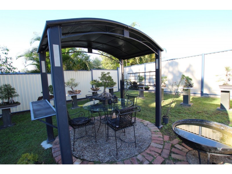 33 Dromana Crescent, Helensvale QLD 4212