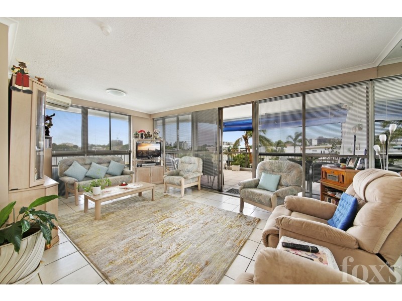 4C/10 Marine Parade, Southport QLD 4215