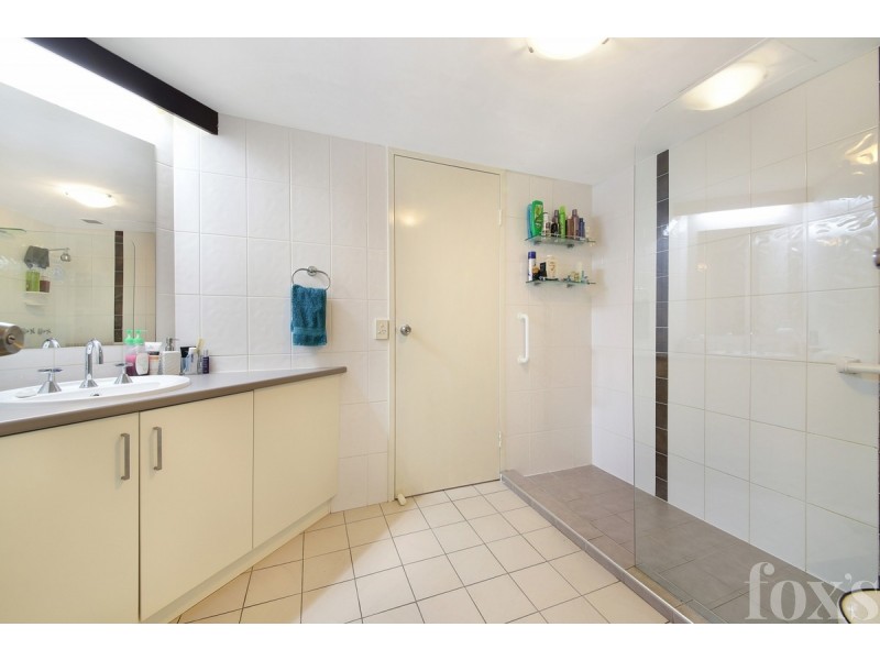 4C/10 Marine Parade, Southport QLD 4215