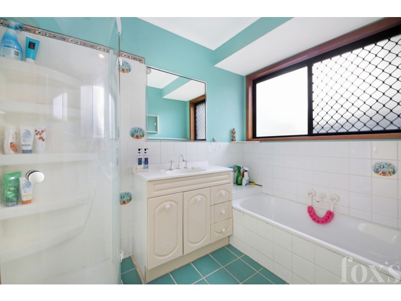 1/6 Mace Court, Labrador QLD 4215