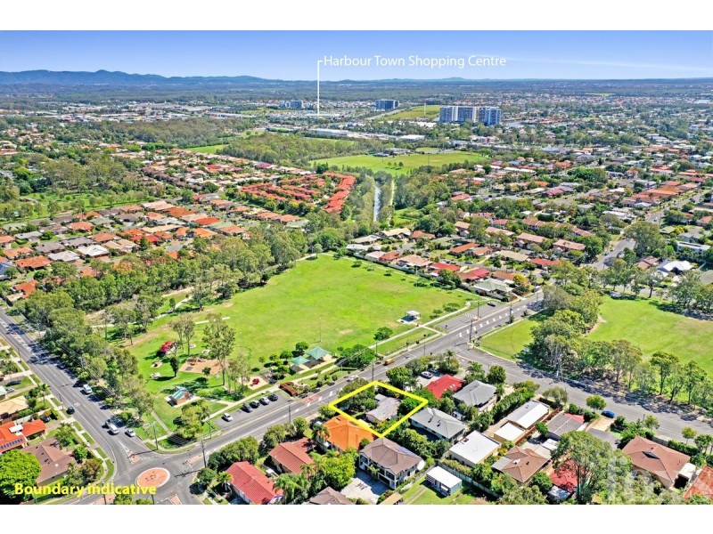 116 Government Road, Labrador QLD 4215