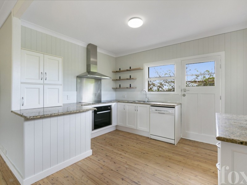 242 Central Street, Labrador QLD 4215