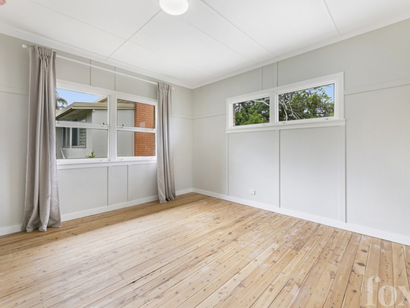 242 Central Street, Labrador QLD 4215