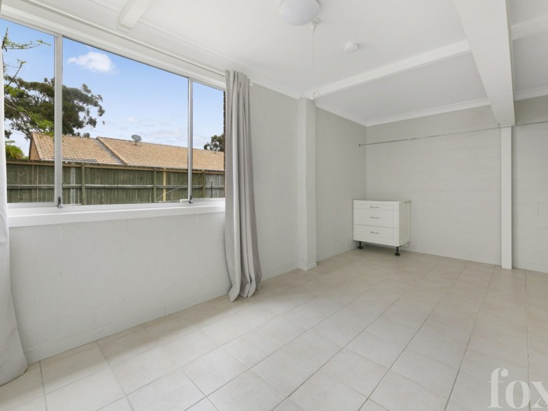 242 Central Street, Labrador QLD 4215