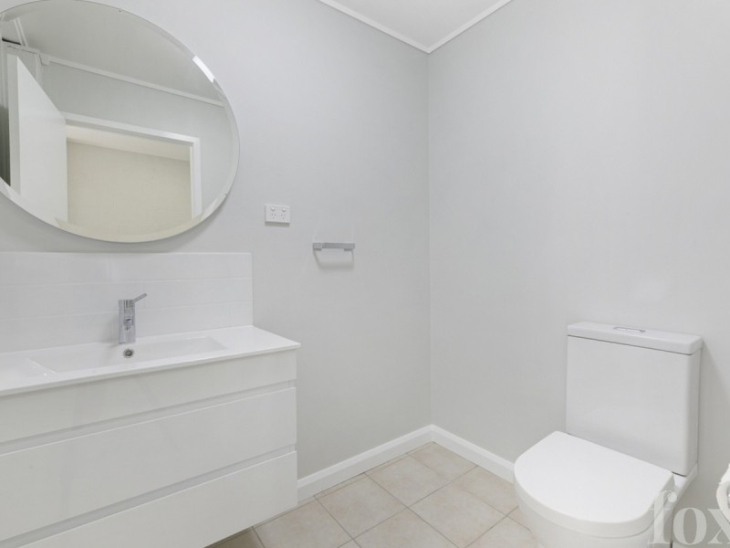 242 Central Street, Labrador QLD 4215