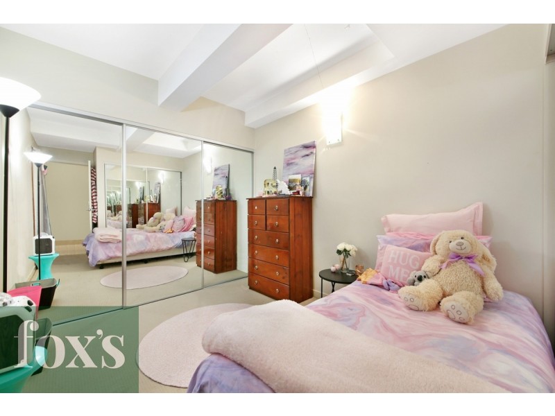 1/104 Eugaree Street, Southport QLD 4215
