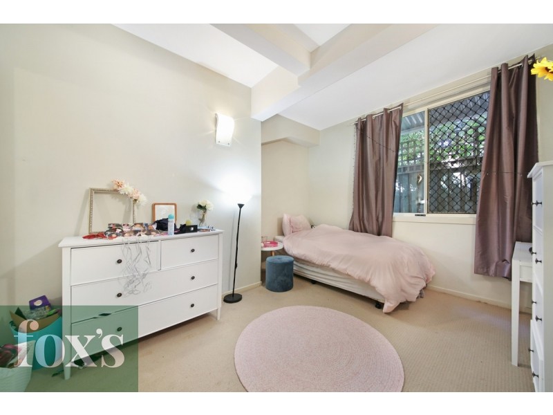 1/104 Eugaree Street, Southport QLD 4215