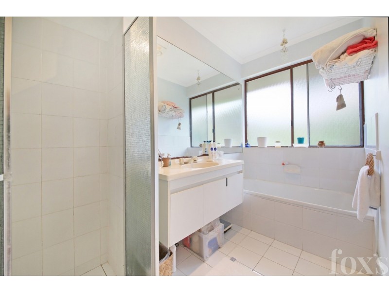 8 Giro Place, Ashmore QLD 4214