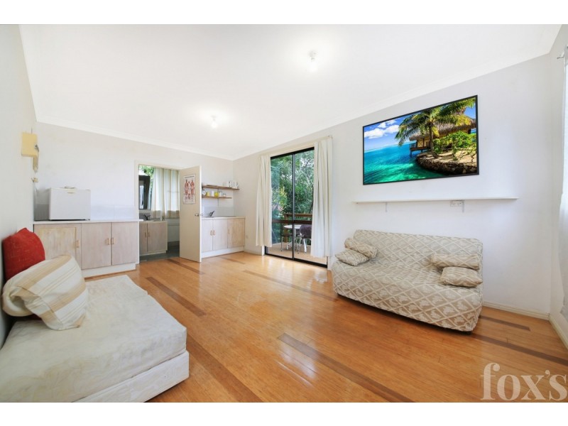 8 Giro Place, Ashmore QLD 4214