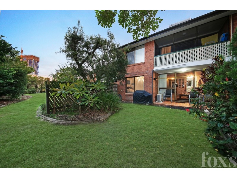 5/164 High Street, Southport QLD 4215