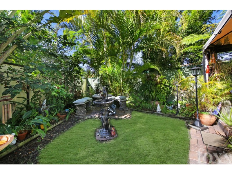 2/4 Hoya Court, Labrador QLD 4215