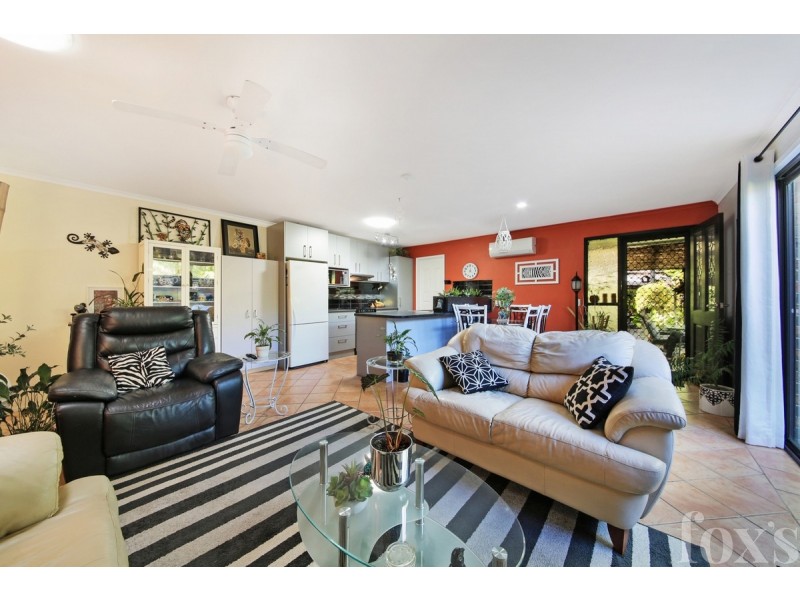 2/4 Hoya Court, Labrador QLD 4215