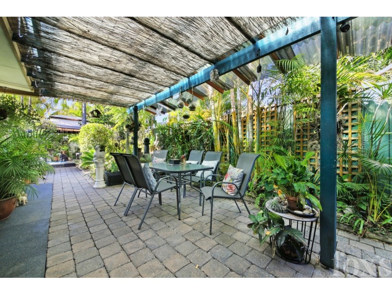 2/4 Hoya Court, Labrador QLD 4215