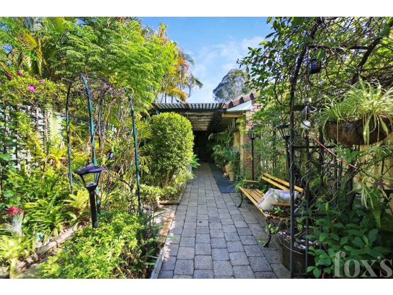 2/4 Hoya Court, Labrador QLD 4215