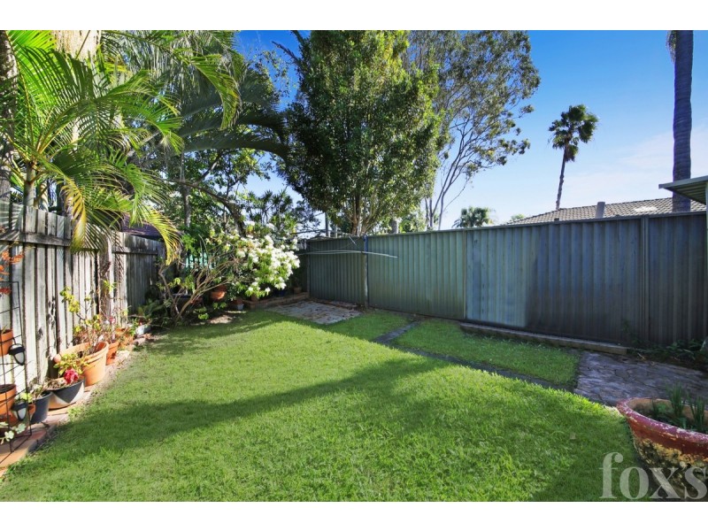 2/4 Hoya Court, Labrador QLD 4215