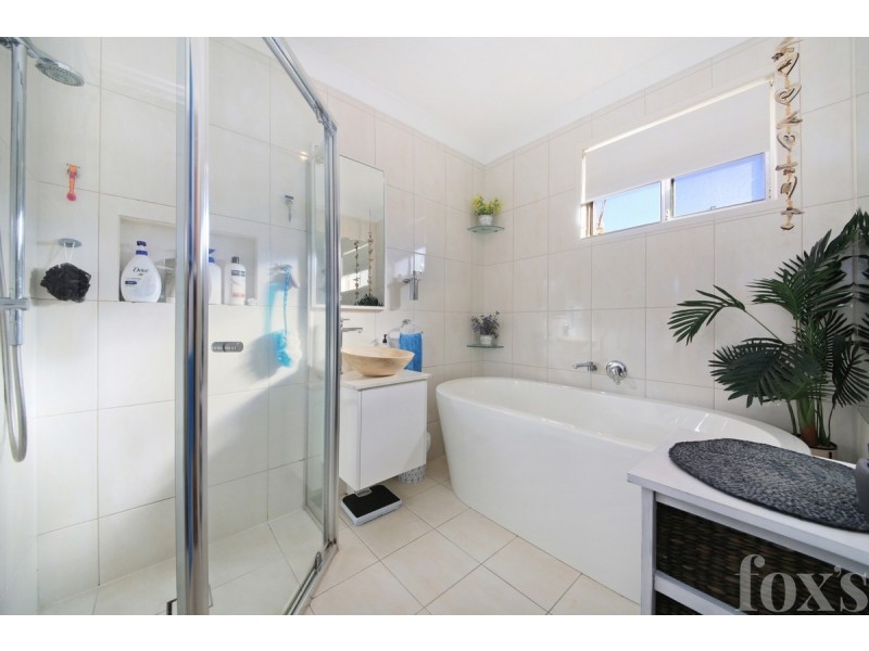 5 Larwon Terrace, Southport QLD 4215