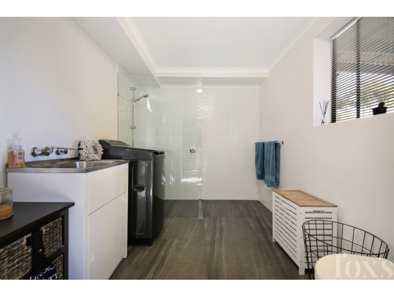 5 Larwon Terrace, Southport QLD 4215