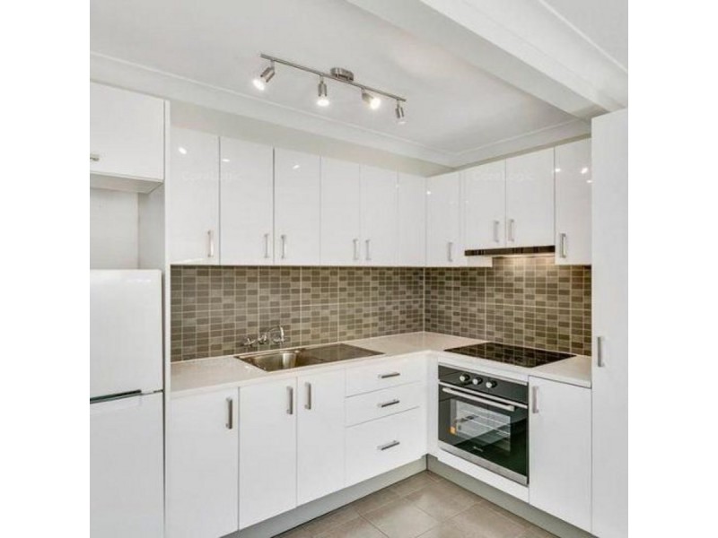 1/194 High Street, Southport QLD 4215
