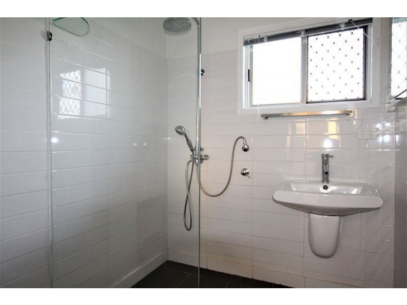 288 Bayview Street, Hollywell QLD 4216