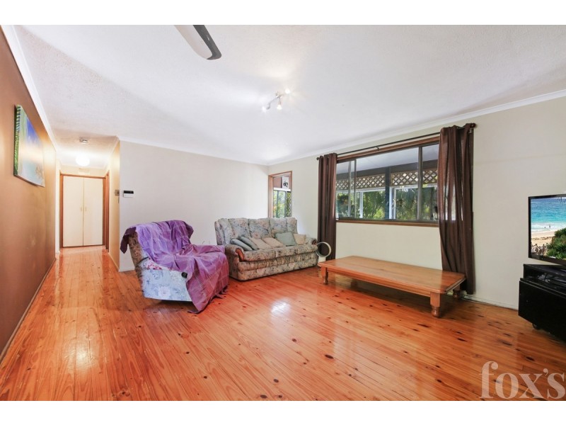 33 Warana Avenue, Southport QLD 4215