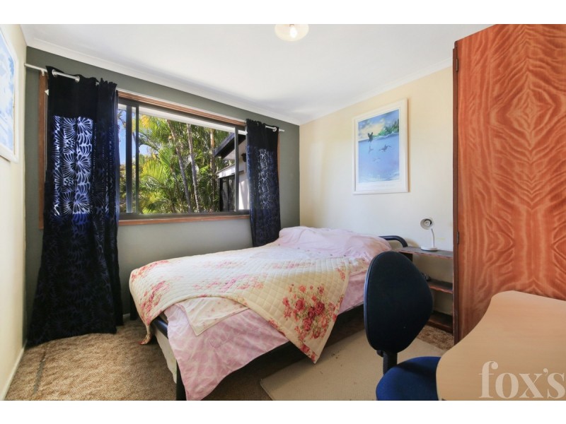 33 Warana Avenue, Southport QLD 4215