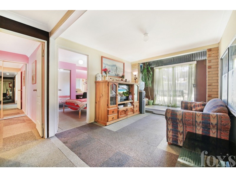 33 Warana Avenue, Southport QLD 4215