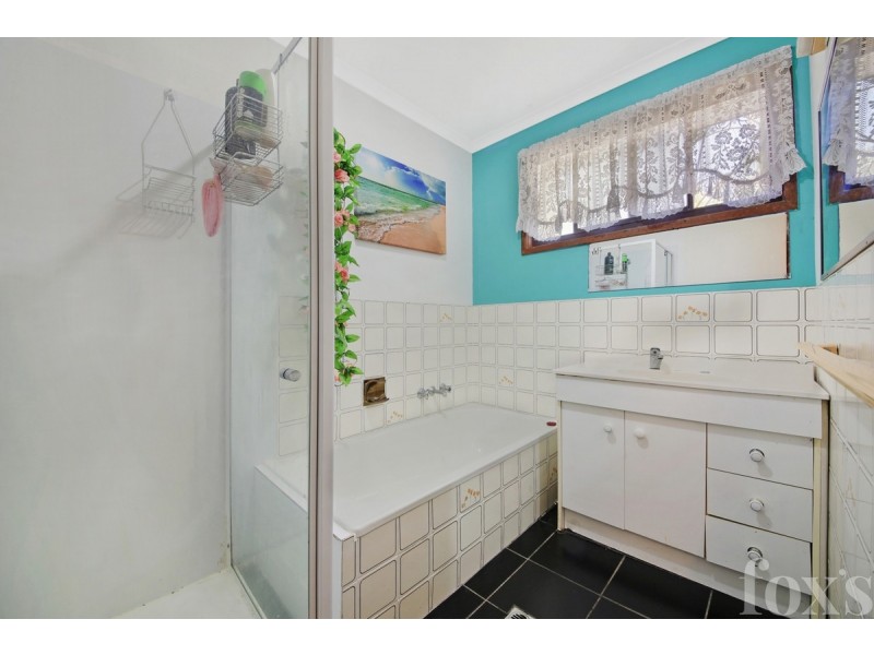 33 Warana Avenue, Southport QLD 4215