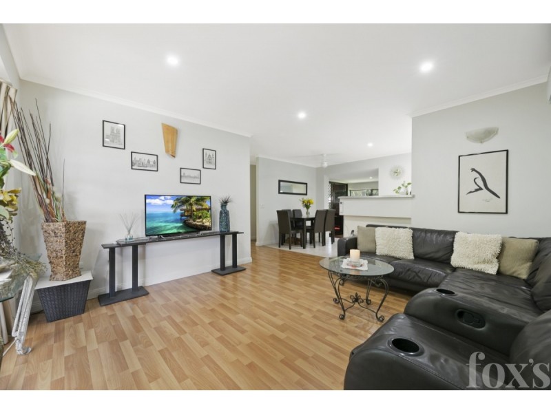 2/17 Hentdale Court, Labrador QLD 4215