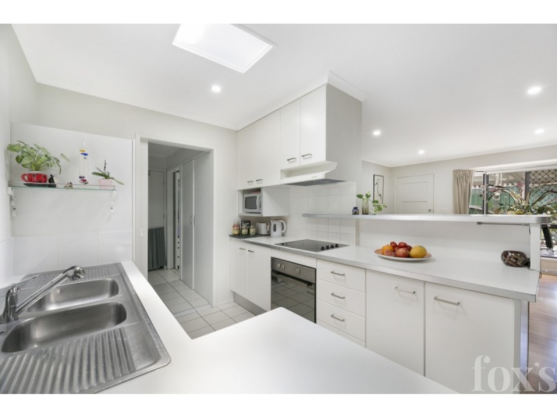 2/17 Hentdale Court, Labrador QLD 4215