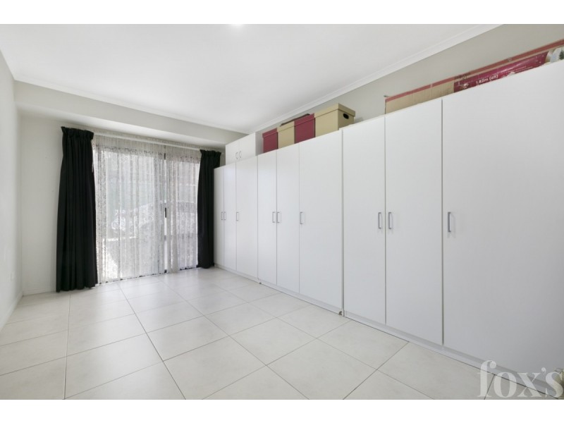 2/17 Hentdale Court, Labrador QLD 4215