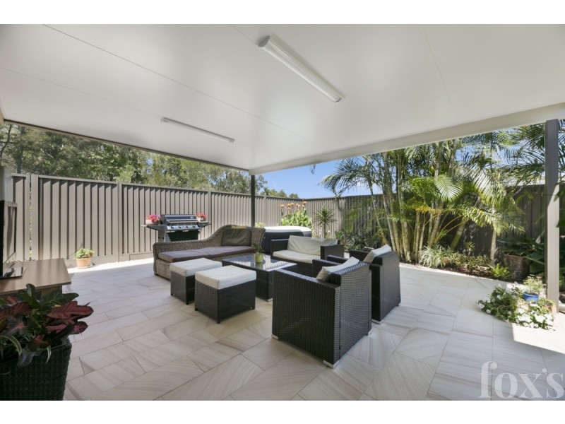 2/17 Hentdale Court, Labrador QLD 4215
