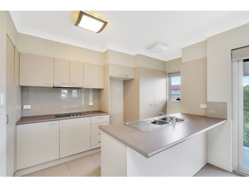 1/18-20 Musgrave Avenue, Southport QLD 4215