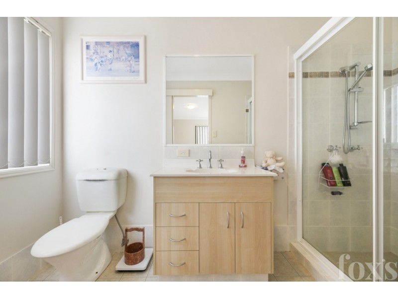 2/749 Ashmore Road, Molendinar QLD 4214